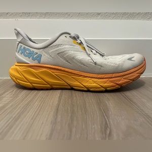 Hoka Arahi 6 Size 8.5B